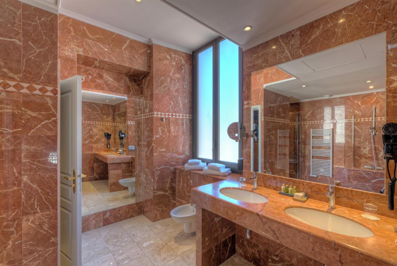 Suite with City View