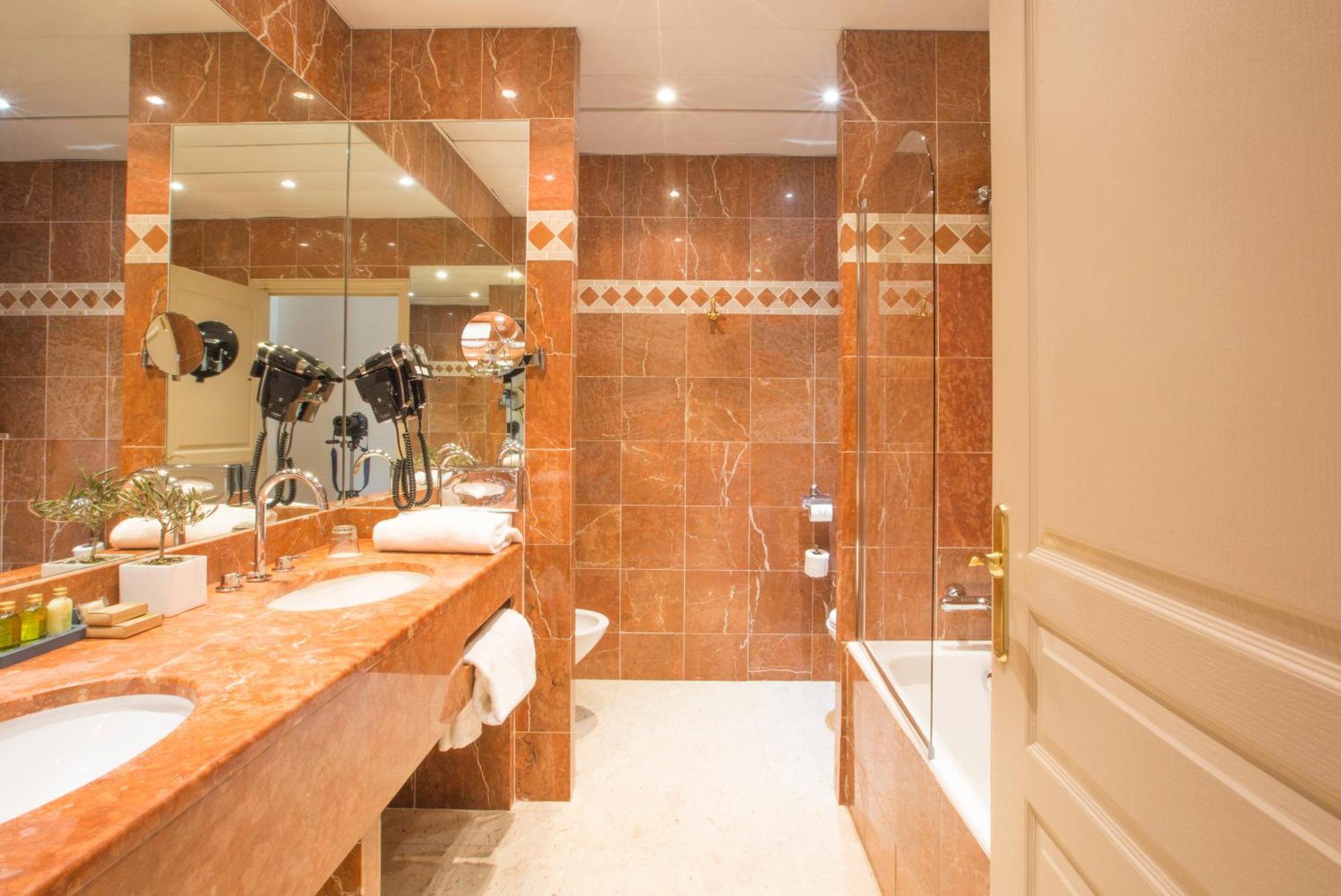 Junior Suite with City View,1706654474:JPEG